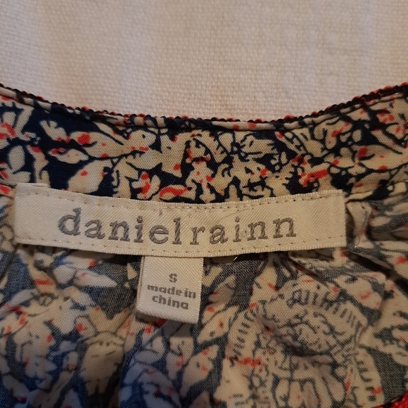 Daniel Rainn women's size small rayon tank top, flowy VGUC - Picture 4 of 7